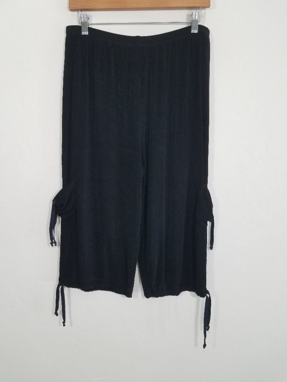 Travelers by Chico's Pull-On Cargo Crop Pants Stretch Black Size 3
